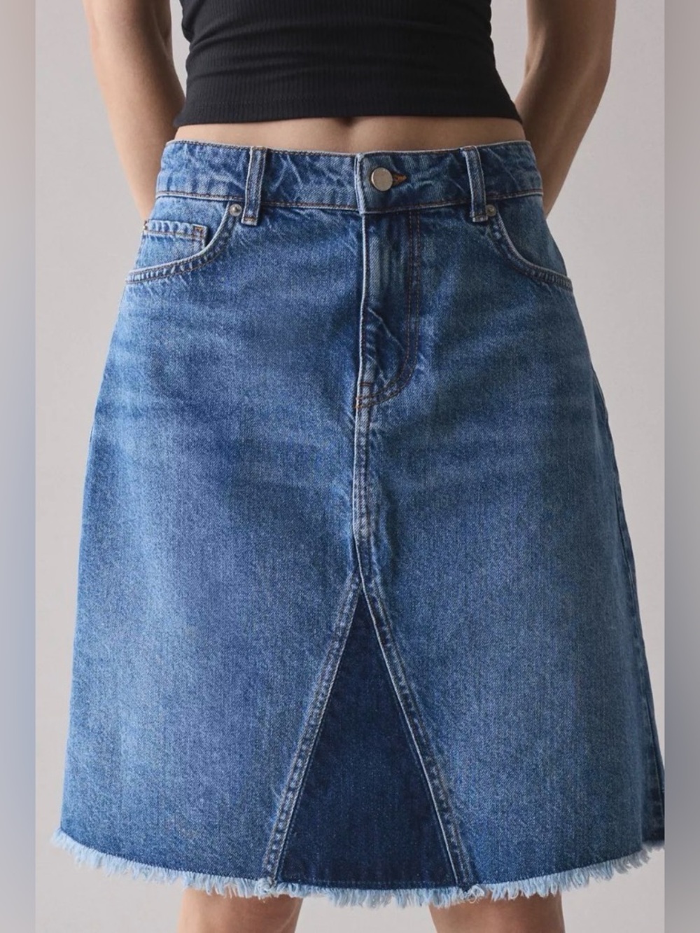 BDG Urban Outfitter Blue Denim Knee-Length Women’s  Skirt Size Medium